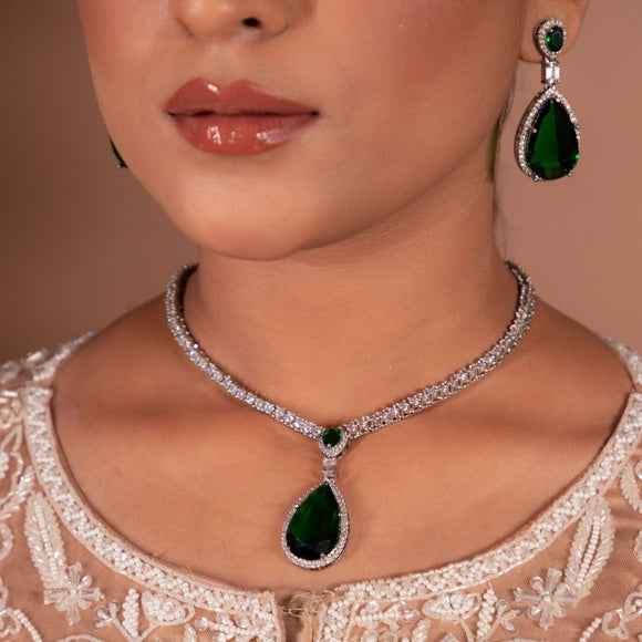 Myra Emerald Pendant Diamond Necklace with Earrings Set