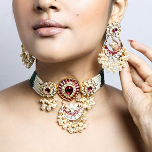 Arya Kundan Necklace/Choker with Earrings Set