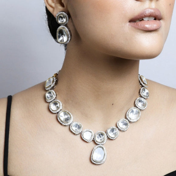 Single line Victorian kundan Necklace with Earrings Set