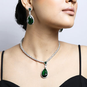 Myra Emerald Pendant Diamond Necklace with Earrings Set
