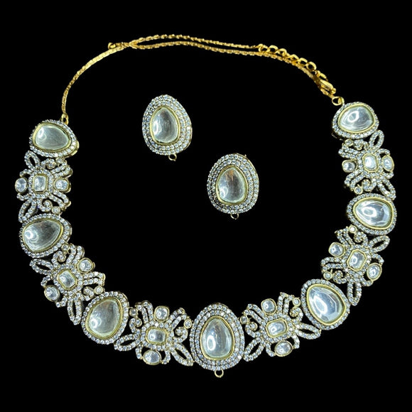 Ubika Victorian Necklace with Earrings Set