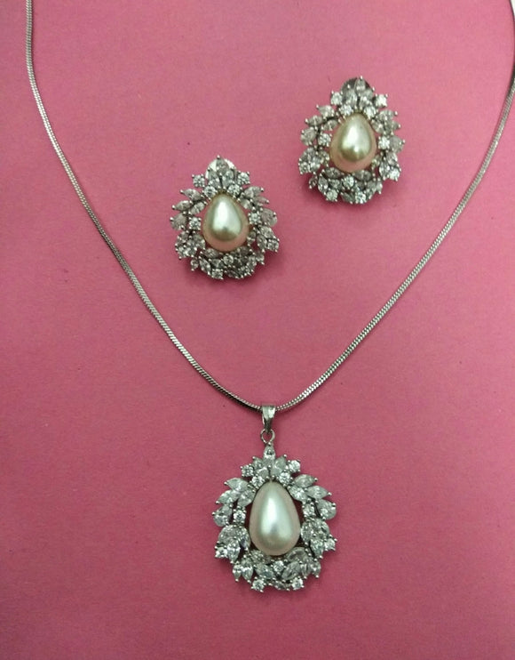 Diamond and Pearl Pendant Set - Ziva Art Jewellery